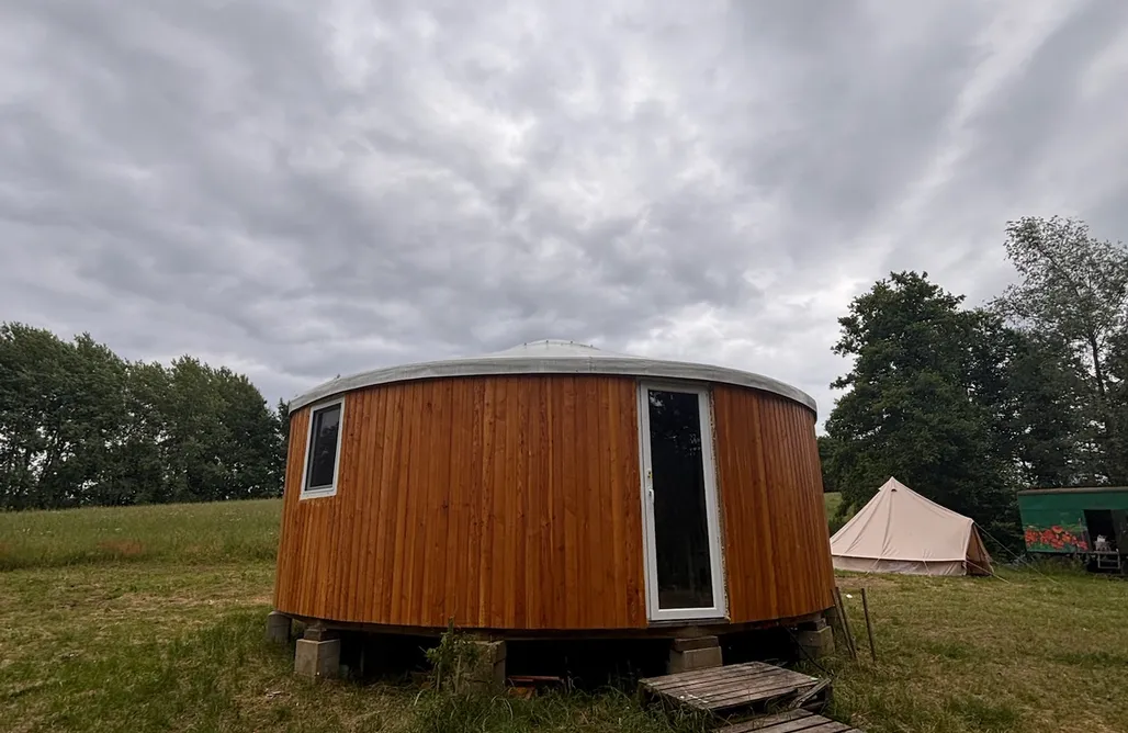 Tanie Noclegi nad Morzem Blisko Plaży Helagust - jurta 2
