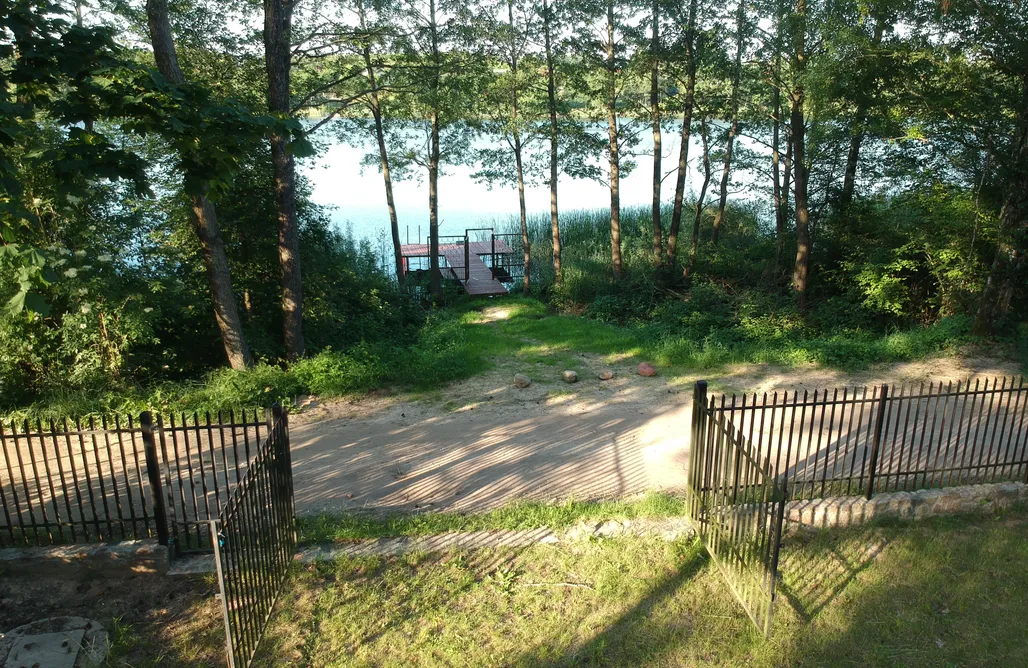 Pole namiotowe Kaszuby Miejsce kamperowe i namiotowe - Kraina Elfów - Działka nad jeziorem z pomostem, cała na wyłączność 1