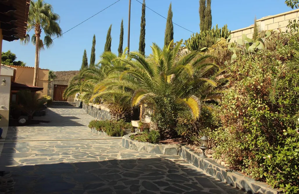 AlohaCamp accommodaties Casa Robinson auf Finca San Juan Batista 1