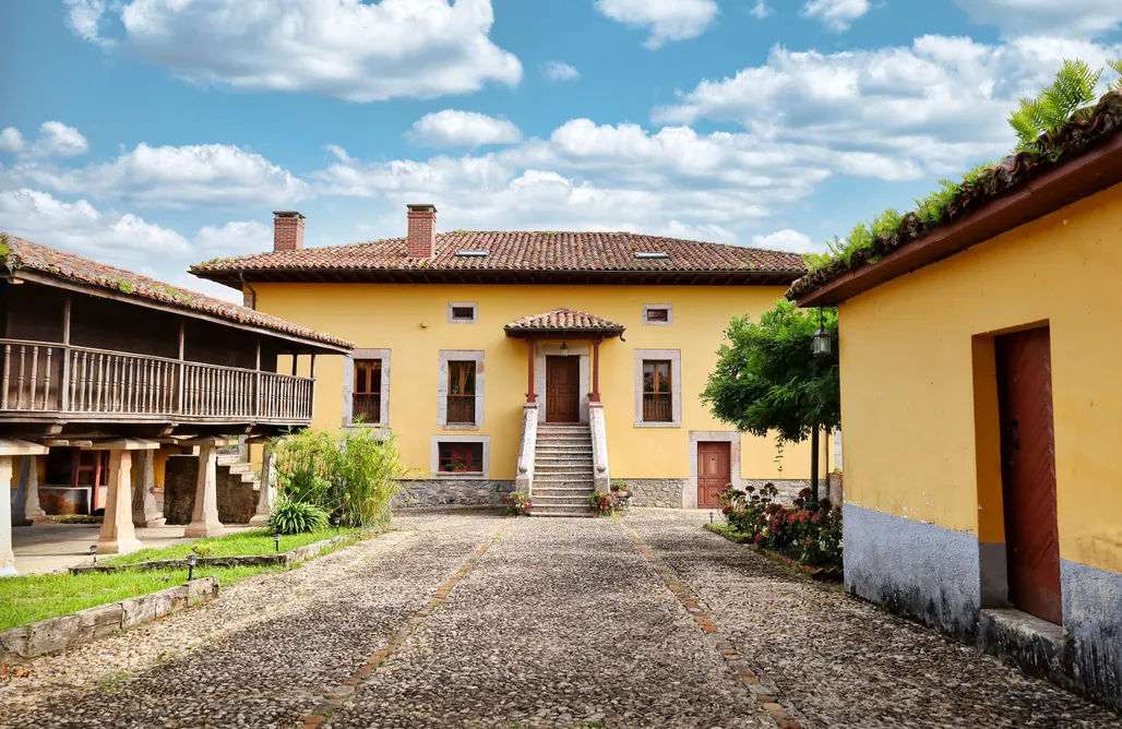 Cabañas en Balmori Casa Palaciega Los Campos 2