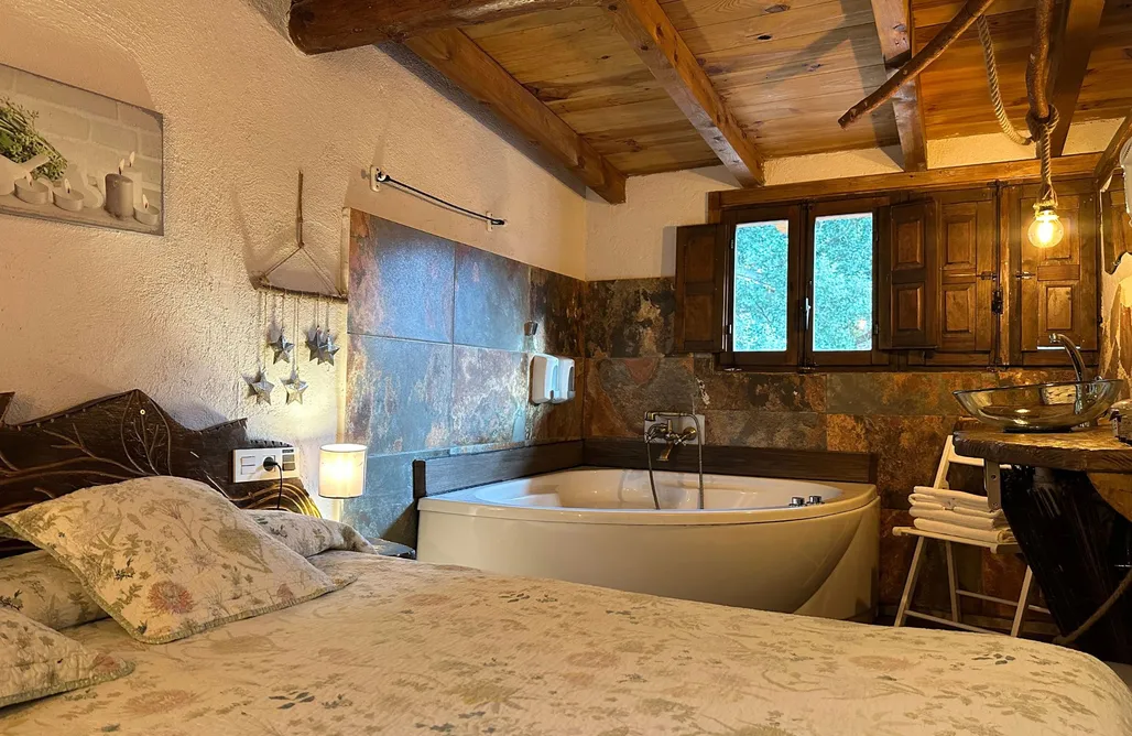 Habitaciones rurales con bañera hidromasaje AlohaCamp