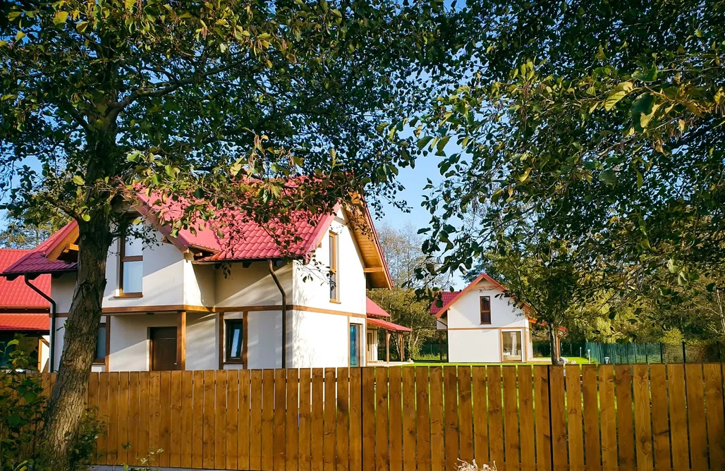 Kubiczówka Jeziorna - całoroczne domki nad morzem AlohaCamp