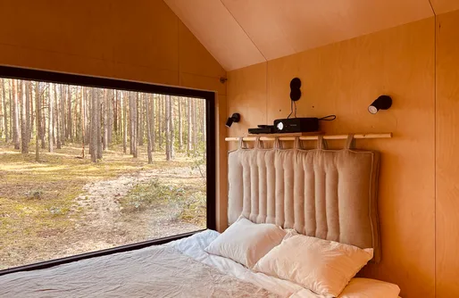 Zdjęcie obiektu UKOI Mikrokino w dużym lesie - mały domek z kinem - Kręgi k. Wyszkowa