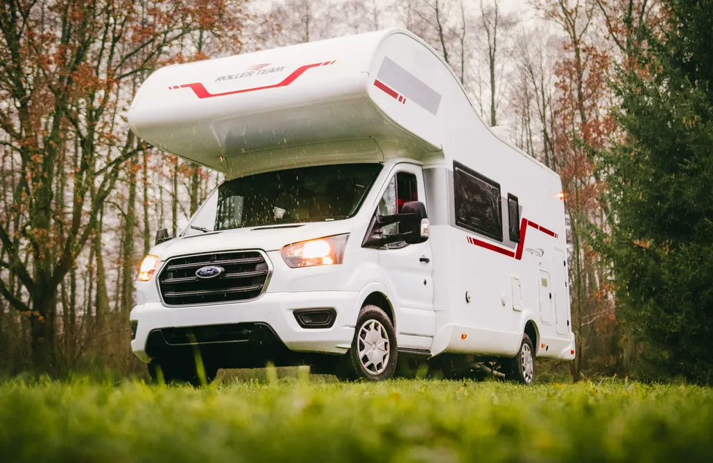 Kamper alkowa - Apartament na kołach (7 os.) AlohaCamp