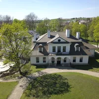 Dwór Gastgebe Kombornia Kamper Park