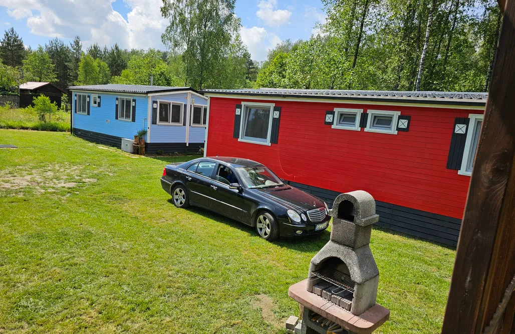 noclegi AlohaCamp Domek letniskowy czerwony - całoroczny 5