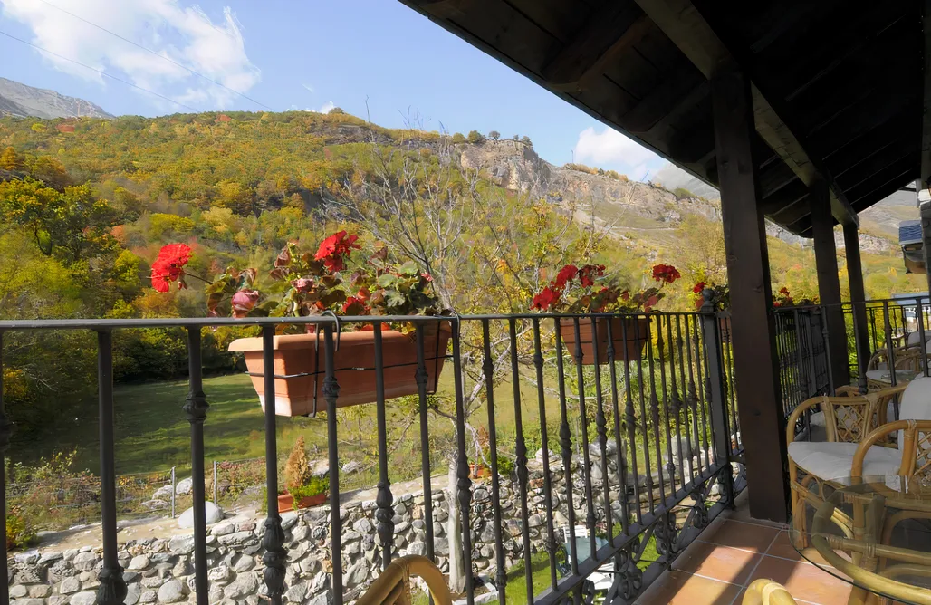 alojamientos AlohaCamp Hotel y Restaurante Casa Arcas  3