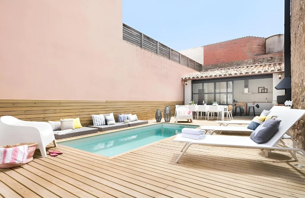 alojamientos AlohaCamp marenya pink house 4