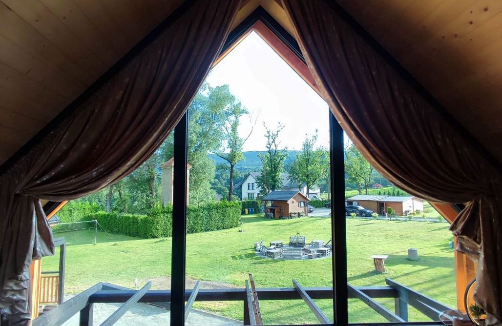 AlohaCamp NOVA Osada Widok na Góry  2