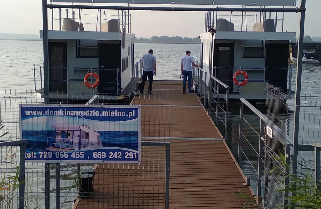 alojamientos AlohaCamp Arka - domki na wodzie 1