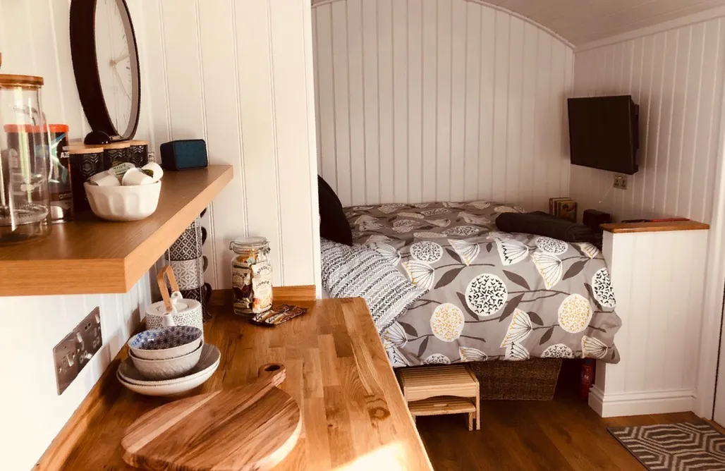 AlohaCamp accommodation The Hideaway Hut & Hot Tub 5