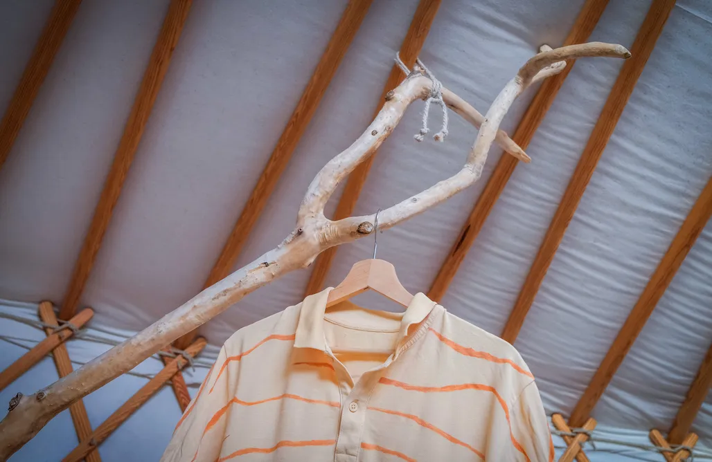 AlohaCamp Kunterbunthof Weinrote Jurte 1