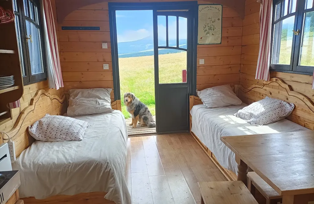 AlohaCamp Roulotte rouge "Tsabone" 3