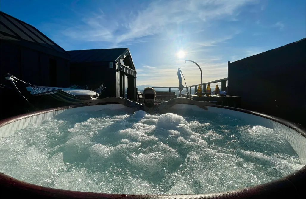 AlohaCamp Moon Hill’s Lord 1