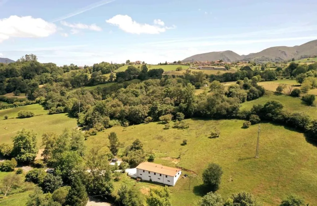 AlohaCamp accommodation Finca La Naguada, tu casa rural en Infiesto 2