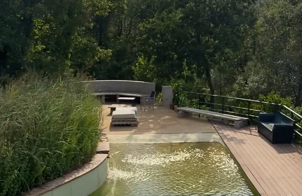 alojamientos AlohaCamp Charming 18th-Century Barn & Wooden Pod in Nature 1