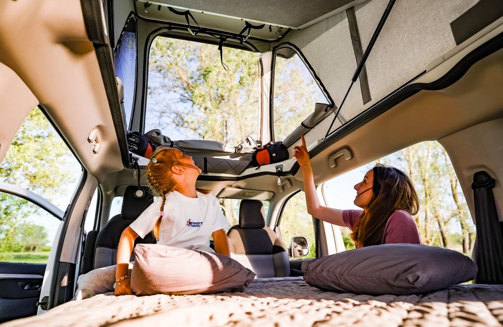 AlohaCamp Kampervan Make Life Camper Citroen Spacetourer z dachem sypialnym 2