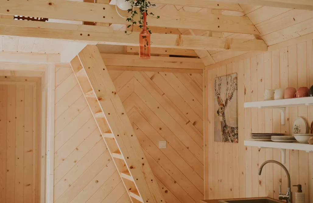 AlohaCamp Tiny House nad potokiem 3