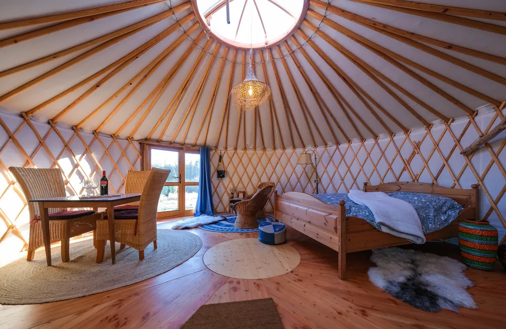 AlohaCamp Kunterbunthof Blaue Jurte 2