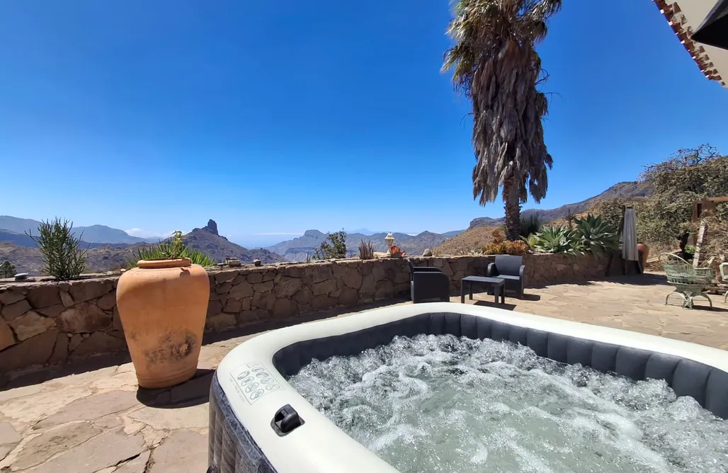 noclegi AlohaCamp Casa Roque Nublo con jacuzzi  4