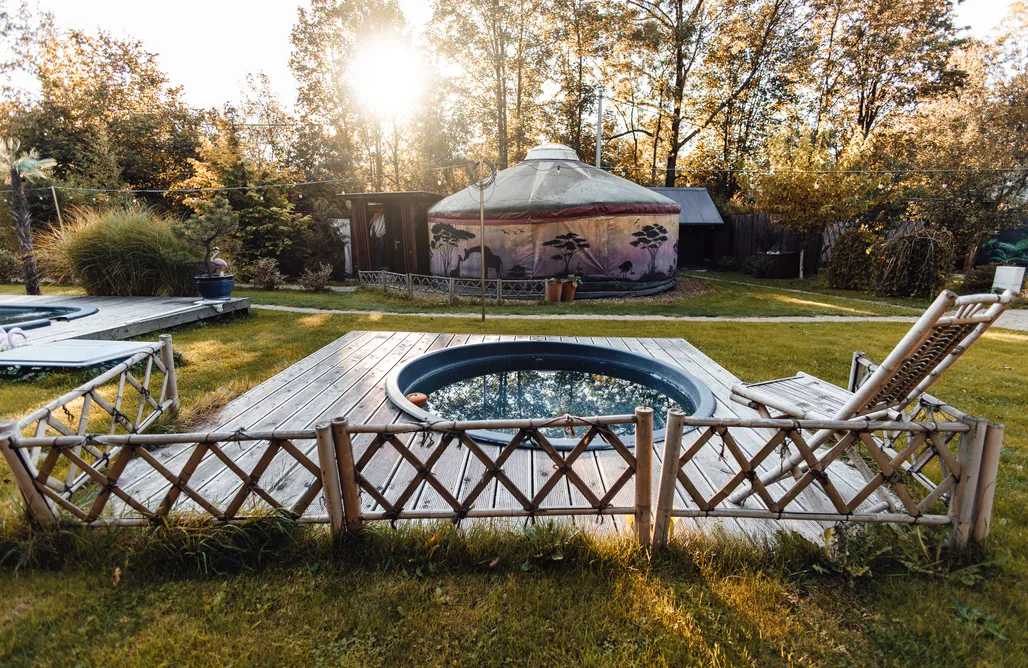 noclegi AlohaCamp Aloha Glamp – wyjątkowe jurty z prywatnym SPA w sercu Beskidów 1