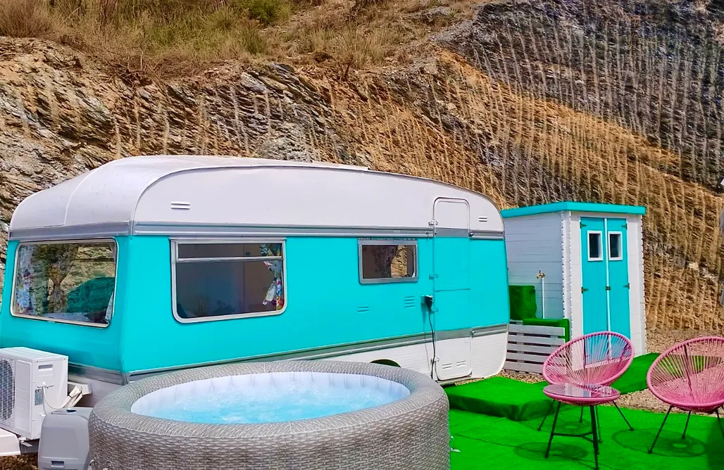Cabaña con Jacuzzi Privado Parejas Tropical Dreams Motril 3