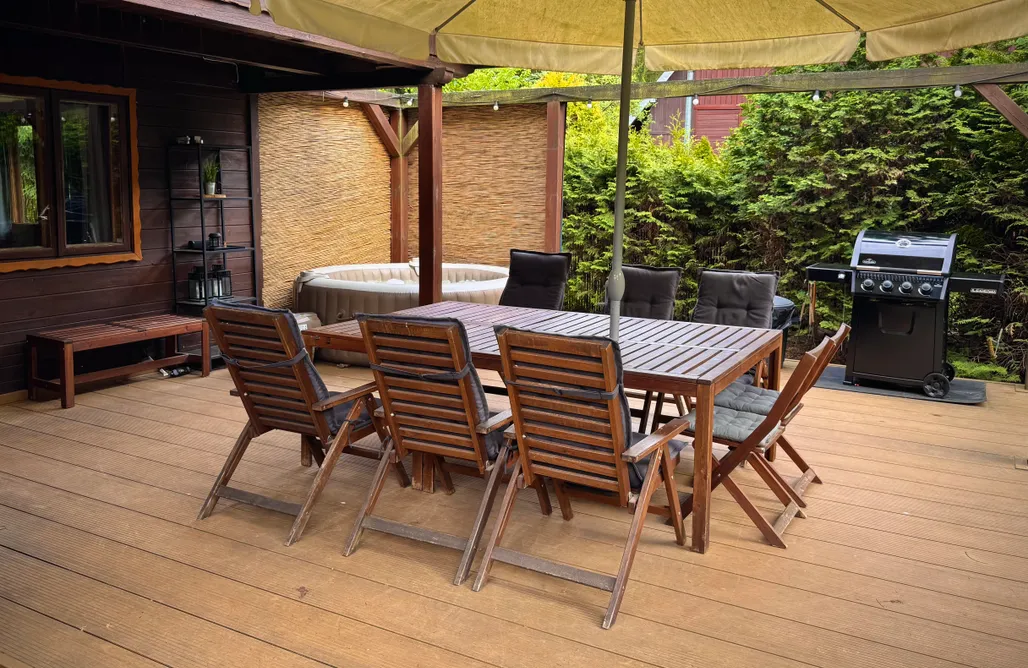 AlohaCamp accommodation Dom Leniwiec z jacuzzi i kominkiem 4