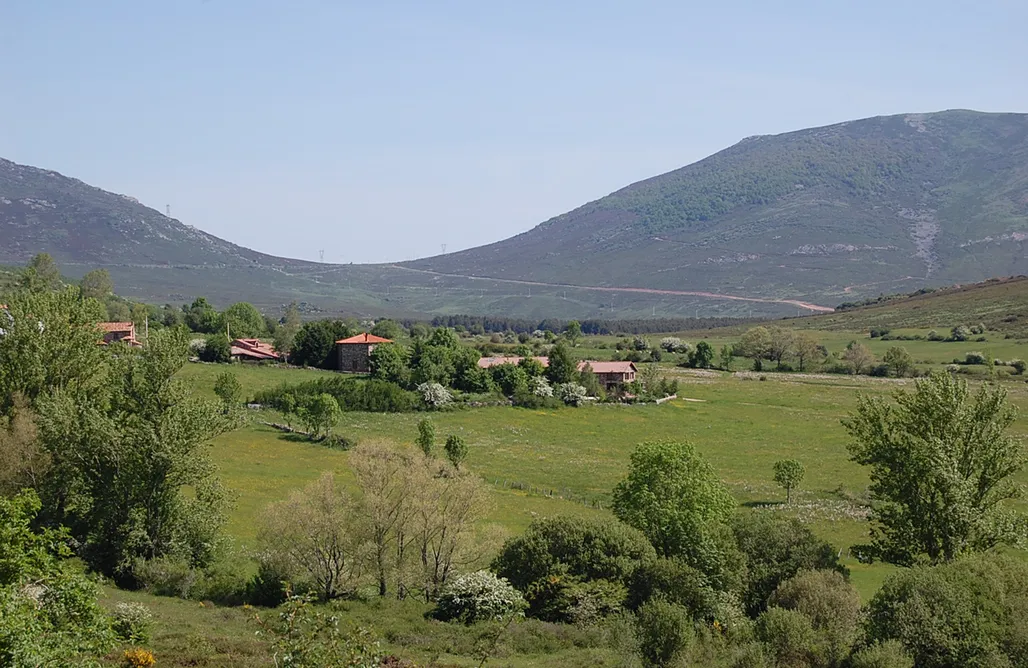 alojamientos AlohaCamp Casa Rural Los Otoños - Centro Jardín Mándala 1