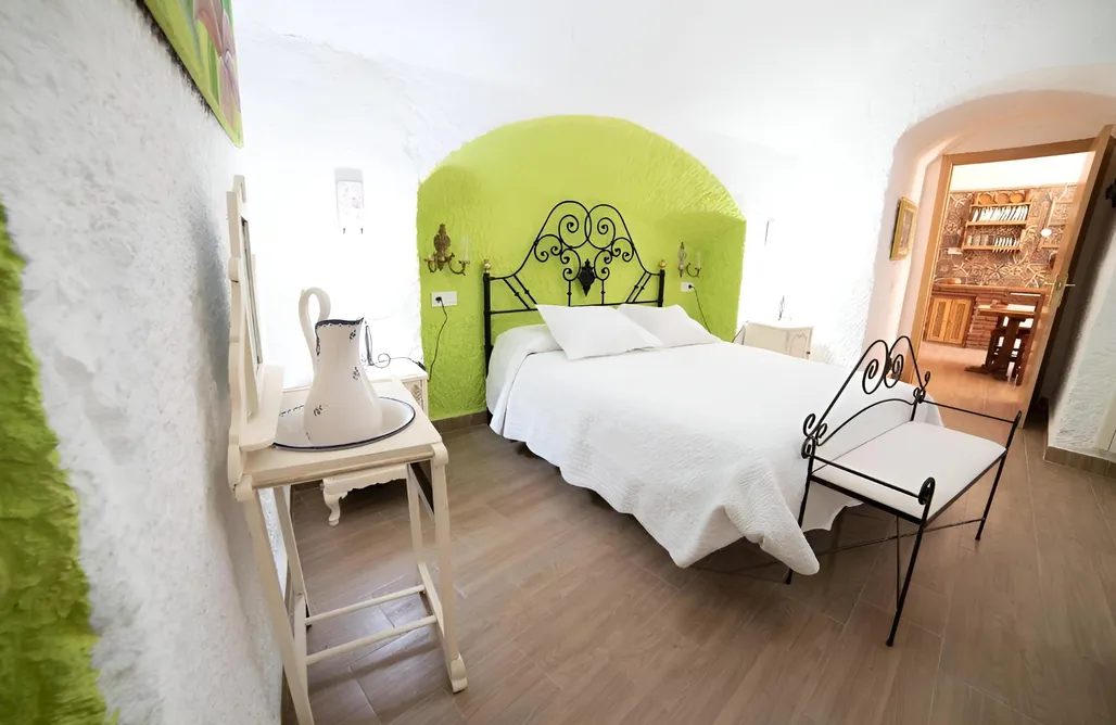 AlohaCamp Cueva 2  2