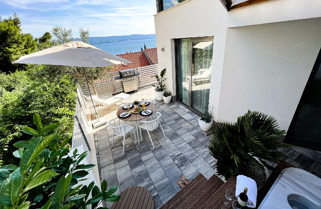 AlohaCamp accommodation Villa Oneum - Apartment Mare with privat Jacuzzi 5
