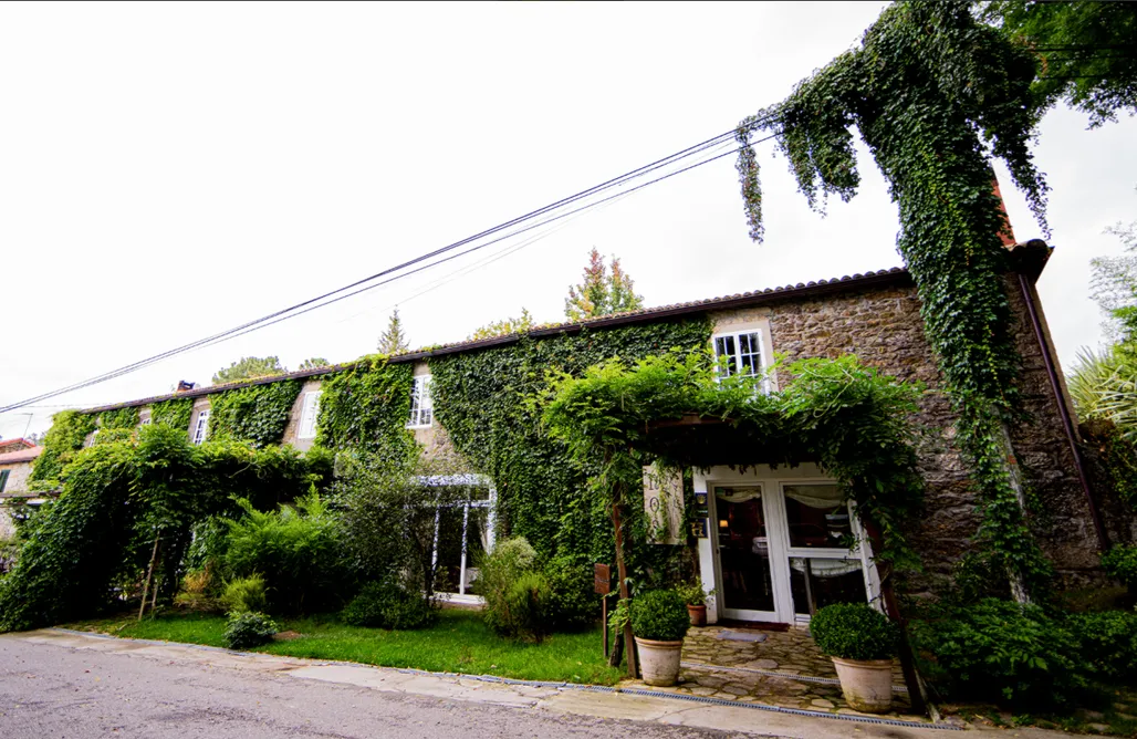 Location Vacances Habitación Hotel Nós 101 "Alba de Groria" 1