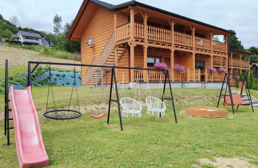Huisjes aan Solina in de Bieszczady AlohaCamp
