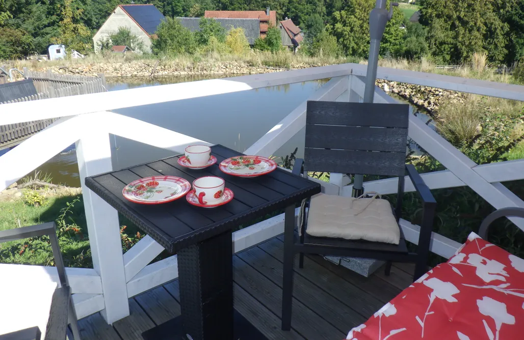 Rote Lotte im Auszeithof Niederfrohna AlohaCamp