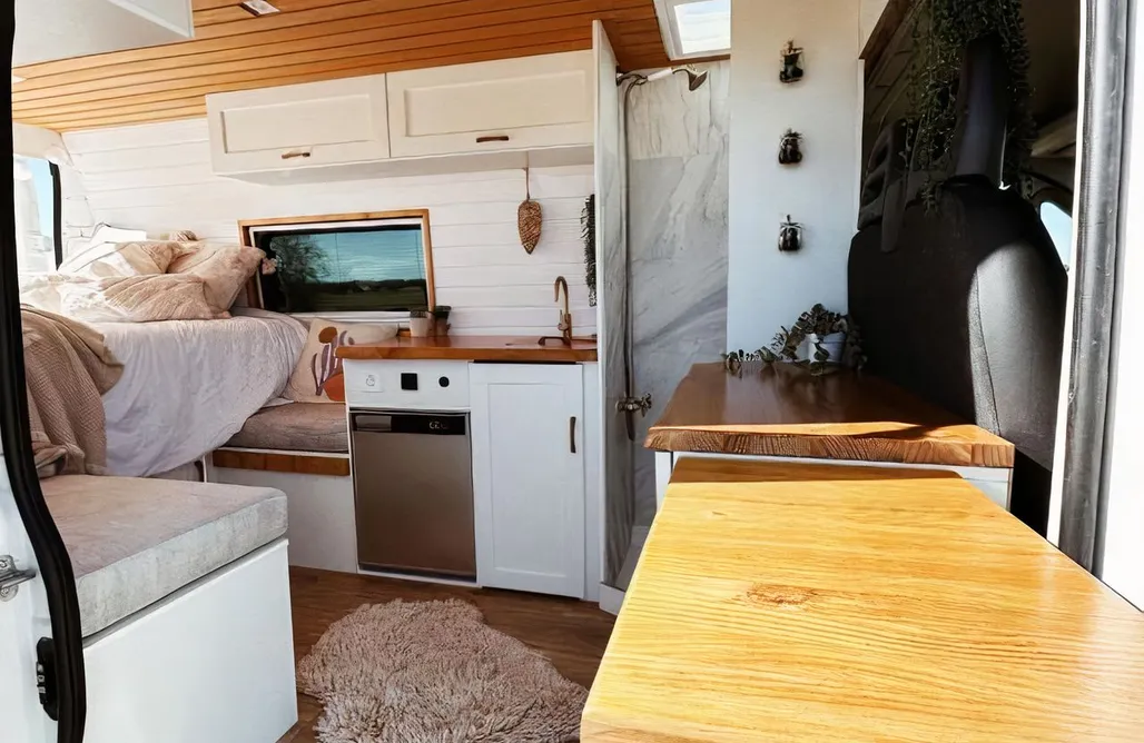 AlohaCamp Camper van Original Experience 2