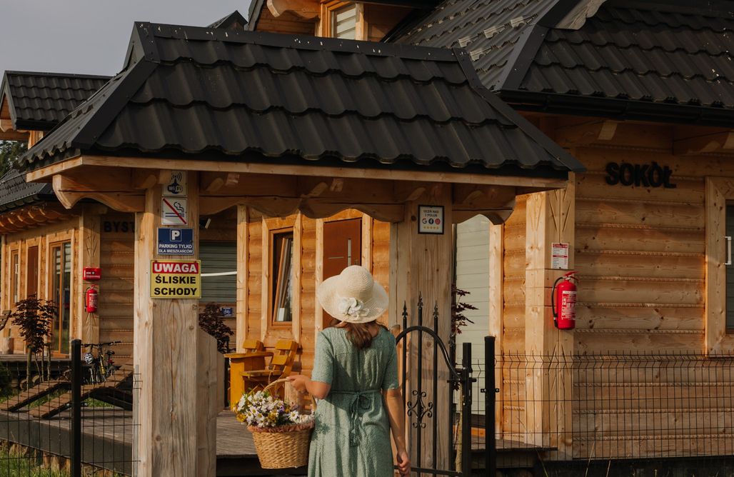 Tanie Noclegi Zakopane Drewniana Osada w Górach Polne Domki 3