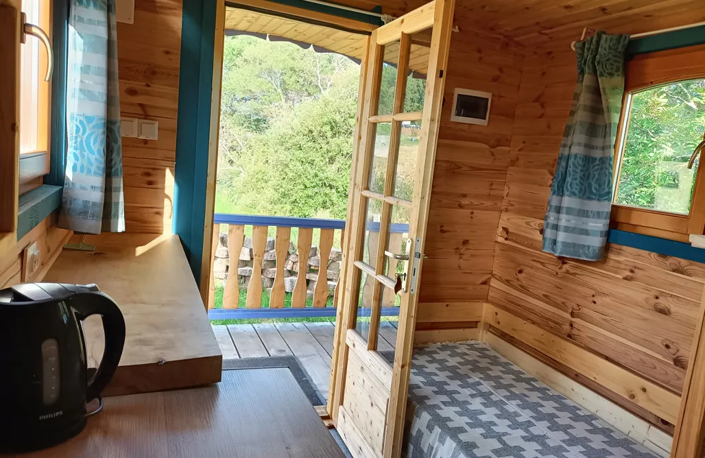 AlohaCamp Roulotte bleue "Teilha" 4