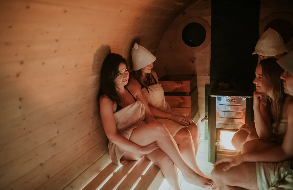 Aloha Glamp - Całoroczne jurty z prywatną balią, sauną. Las, rzeka, stok narciarski.  AlohaCamp