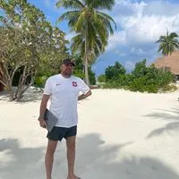 Edwin gospodarz Osada Skoczkowo domki z jacuzzi, sauną i balią nad jeziorem