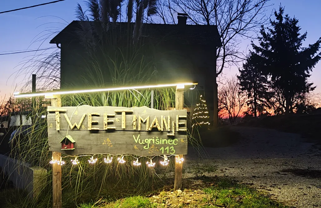 Tweet apartments  AlohaCamp