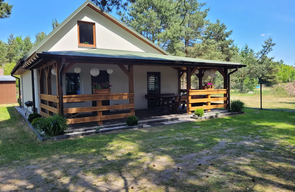 Dom Letniskowy Uroczy domek z kominkiem przy lesie nad rzeką Bug 2