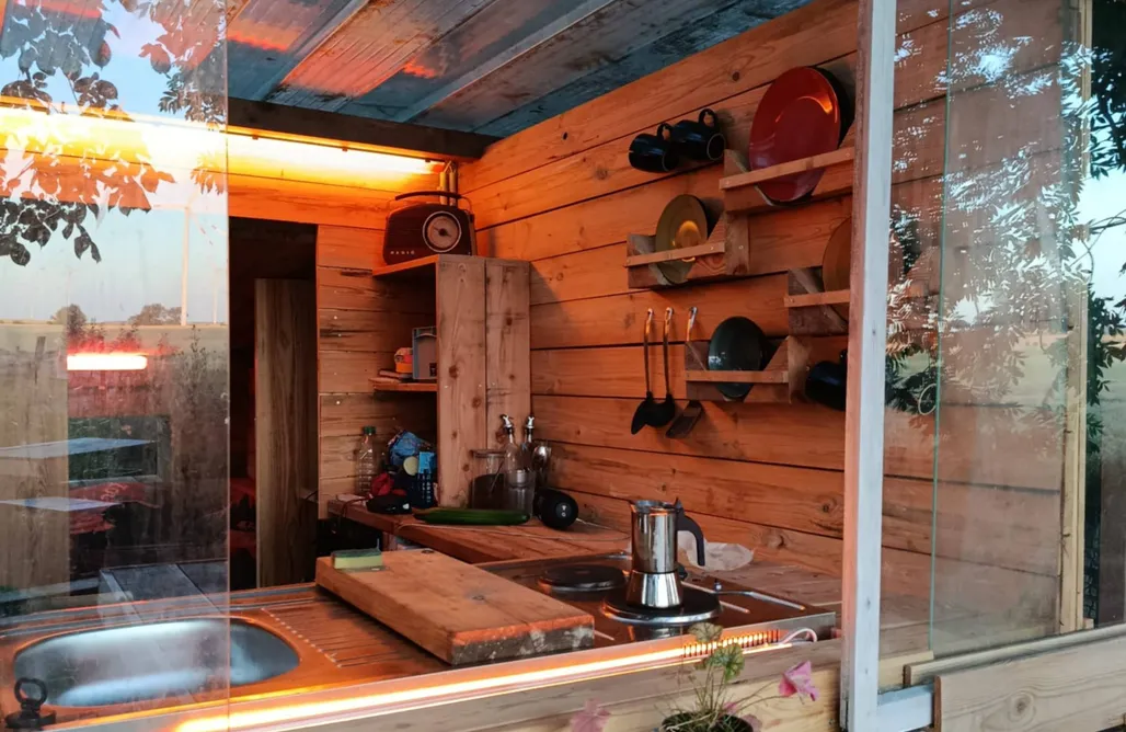 AlohaCamp Tiny House am Waldrand 4