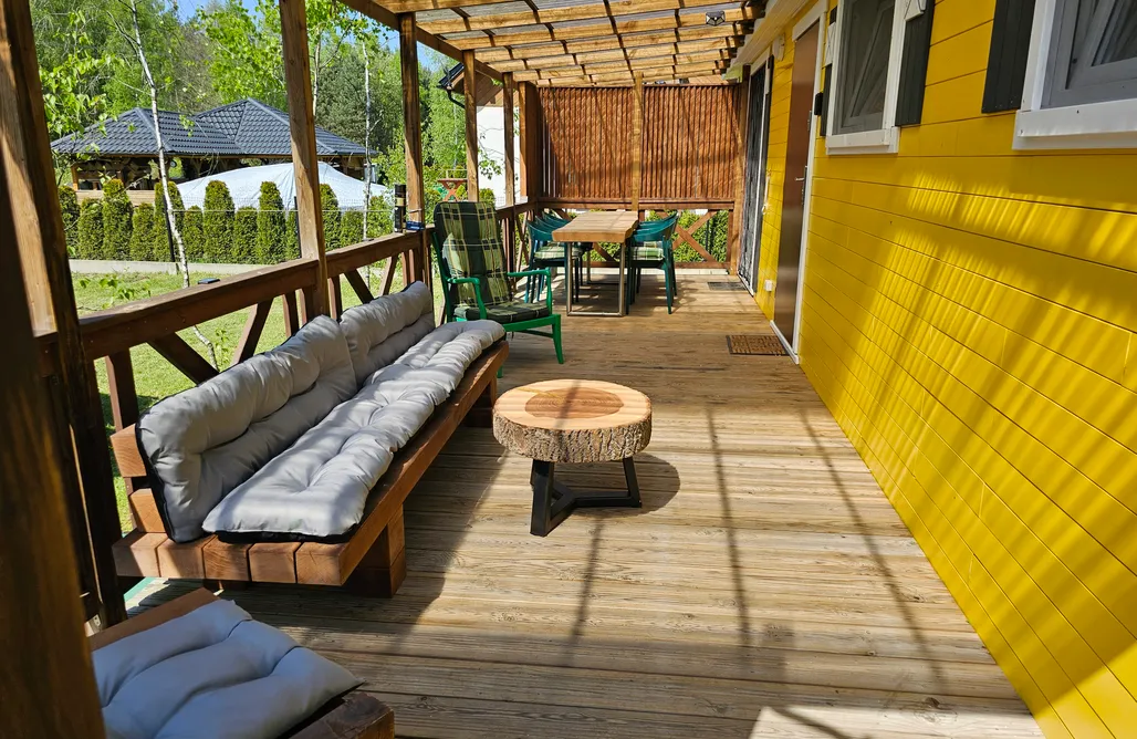 AlohaCamp accommodation Domek letniskowy żółty - całoroczny 5