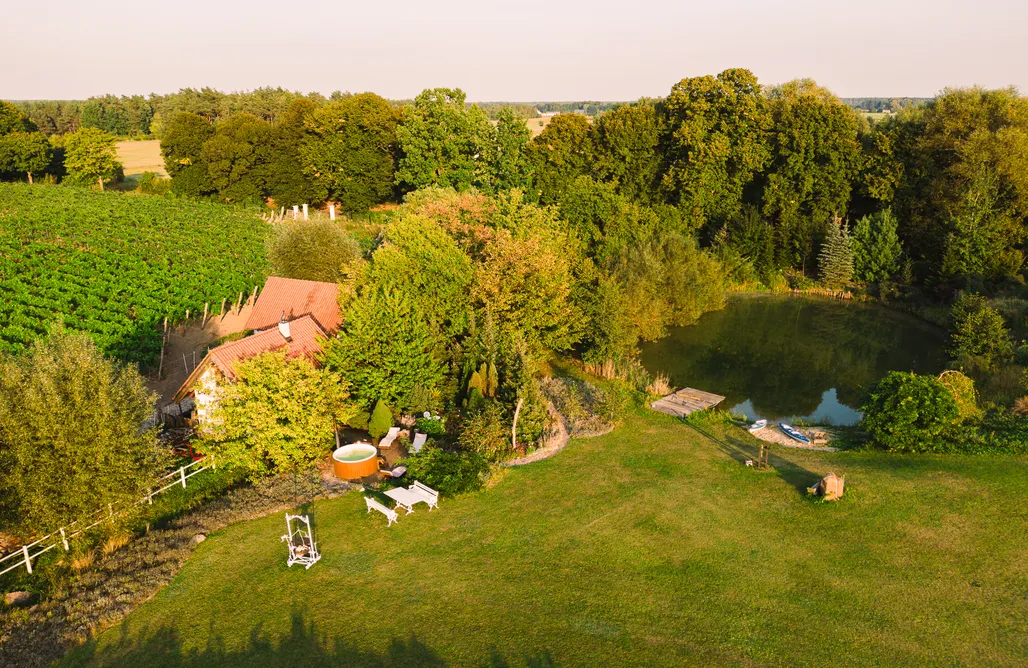 noclegi AlohaCamp Domek Zakochanych w Winnicy nad Soną 3