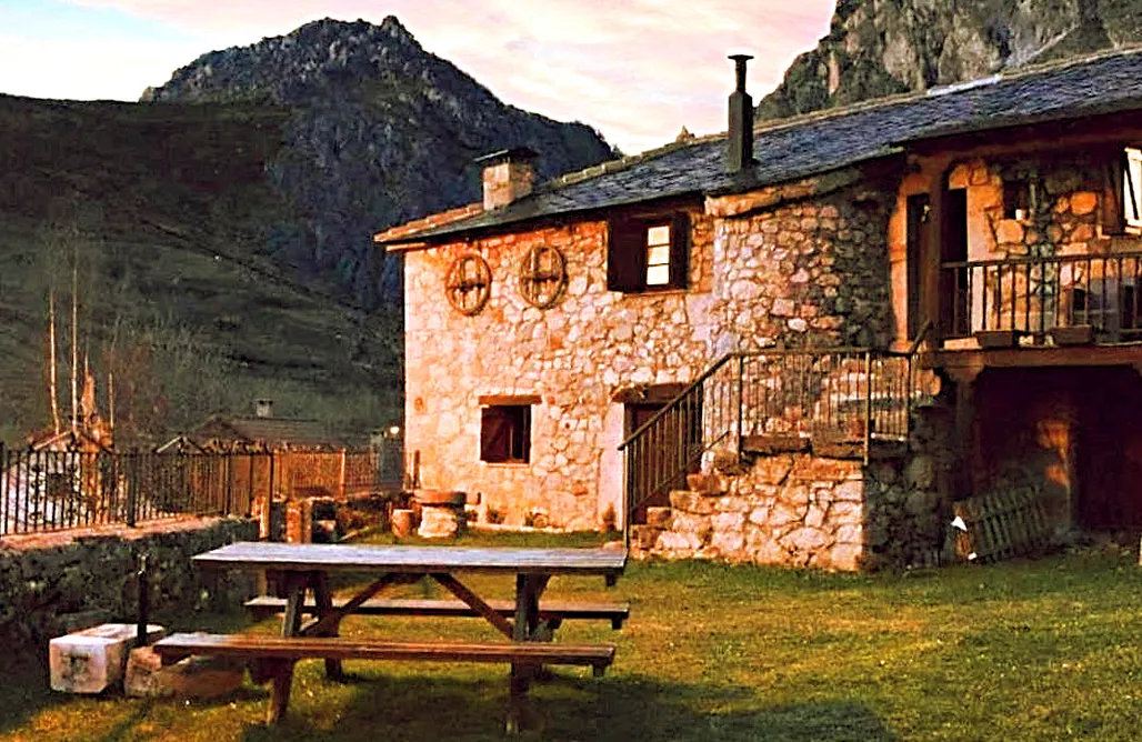 AlohaCamp accommodation El Forno 2