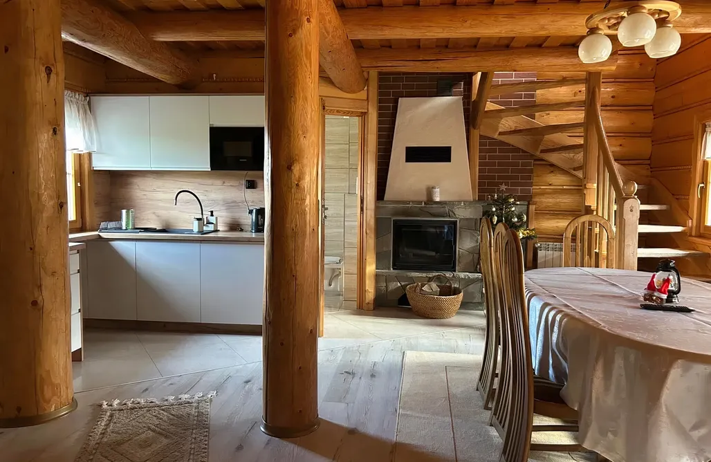 AlohaCamp Chatka w lesie 4