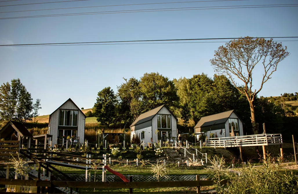 Glamping Podkarpackie Osada Szara Wadera 2