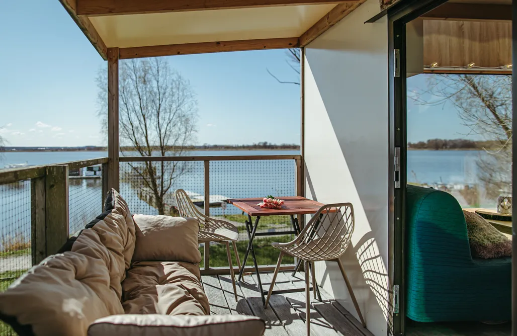 AlohaCamp Mały namiot w drzewach 1