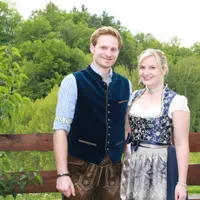 Johann Zollner Gastgebe einzigartiges Campingerlebnis im Schlaffass