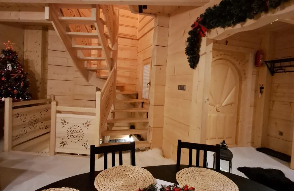 AlohaCamp Wood House II 4