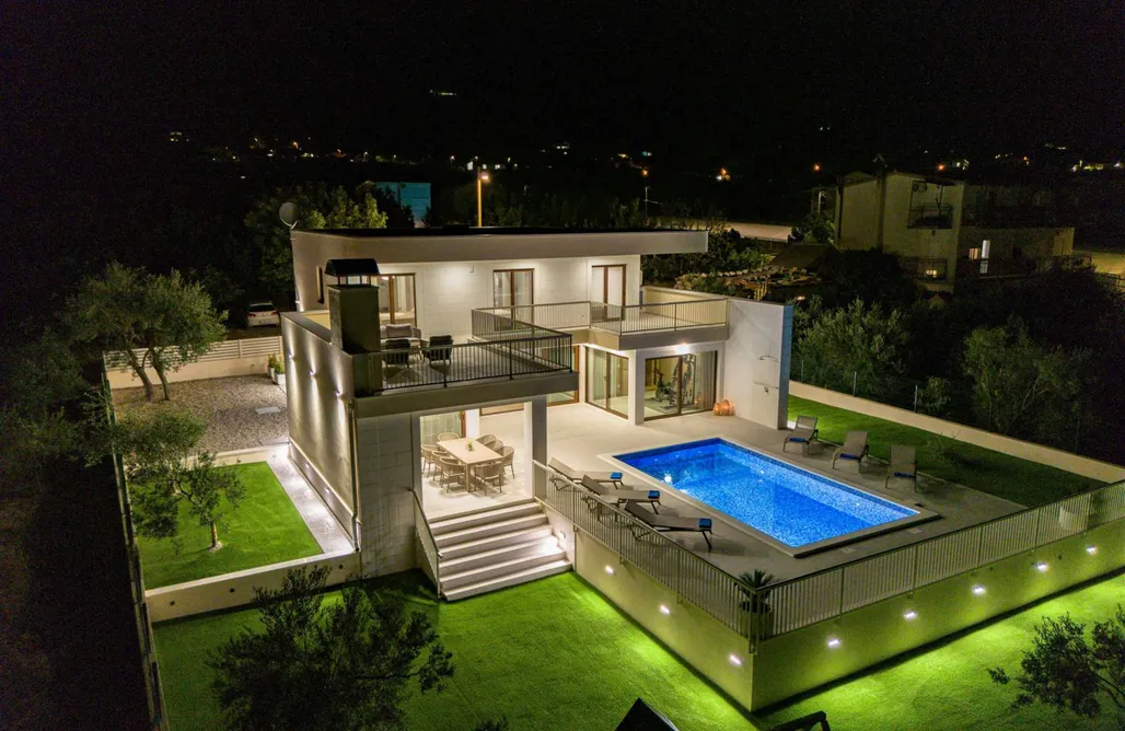 AlohaCamp accommodation Villa Mood with Pool, Gym and Sauna 5